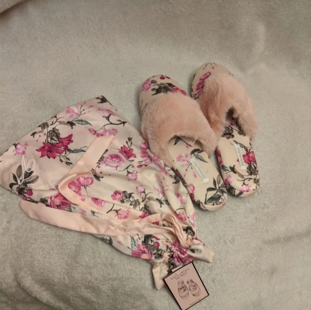Victoria's secret slippers in medium